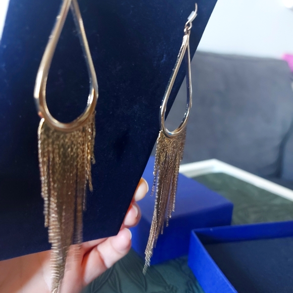 🔥 Final sale🎈GUESS _Gold drop earrings _ - Picture 7 of 8